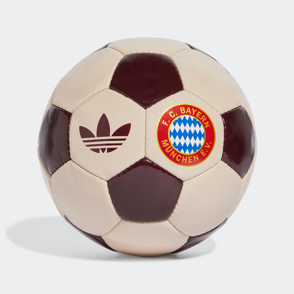 FC Bayern 2024/25 Third Club Ball