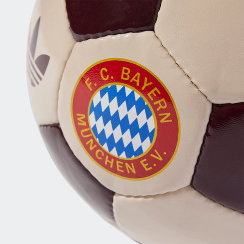 FC Bayern 2024/25 Troisième Ballon Club